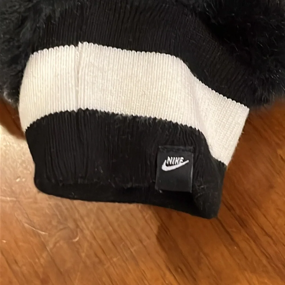 Nike Mittens Mitts Gloves black white Womens Size Medium / Large